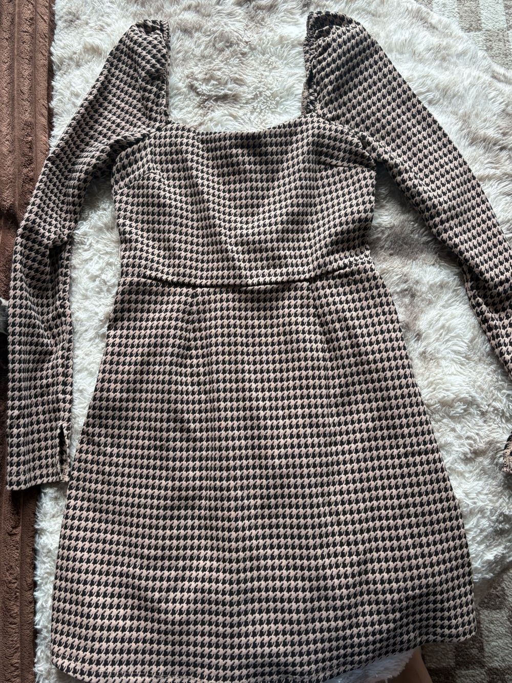 miami Houndstooth dress in Taupe and Black